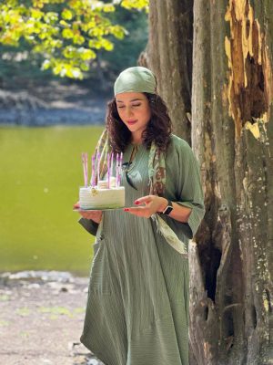 جشن تولد پریناز ایزدیار در طبیعت: 37 سالگی خانم بازیگر