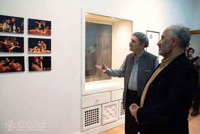 حمید جبلی با عکس هایی دیده نشده از «آتیلا پسیانی» در «شب عکس تئاتر» حضور یافت