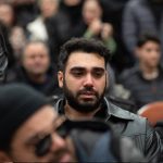 سینا درخشنده در خاکسپاری حمید هیراد
