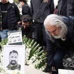 بابک رضایی در خاکسپاری حمید هیراد