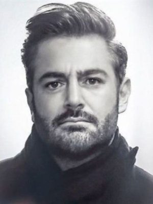 محمدرضا گلزار مدرسه میناب را بازسازی می کند