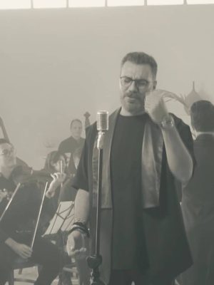 گرشا رضایی برای وطن خواند/ ویدئو