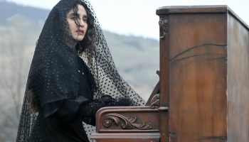 علیرضا کمالی، الهه حصاری،کامبیز دیرباز در سمفونی باران